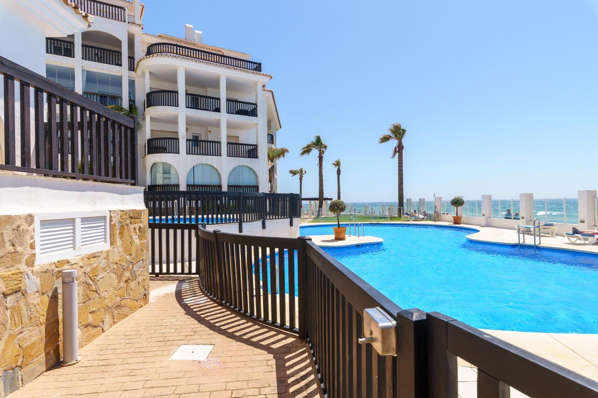 Puerta Del Mar Penthouse Beachfront - Happy Rentals Ситио-де-Калаонда Экстерьер фото